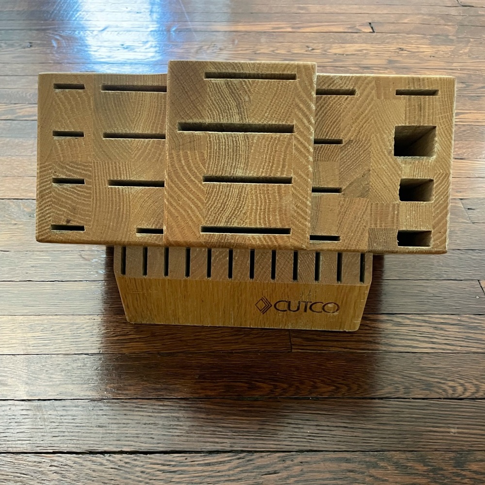 Cutco block- 32 Slots